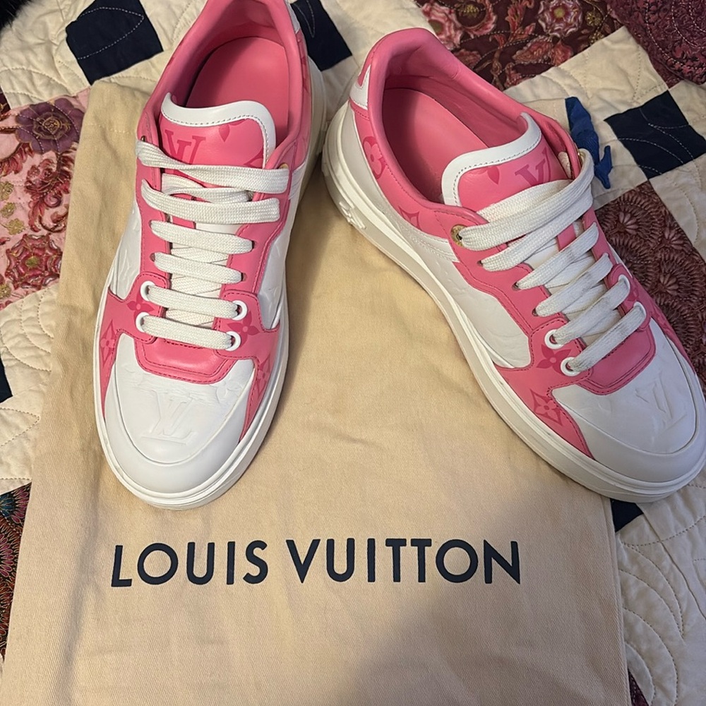 LOUIS VUITTON sneakers size 37